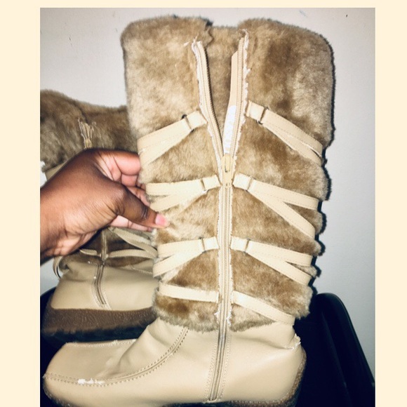 Warm fall/winter boots - Picture 3 of 3